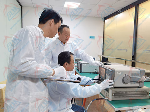 無線電儀器校準實驗室圖片