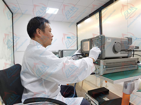 無線電儀器校準實驗室圖片
